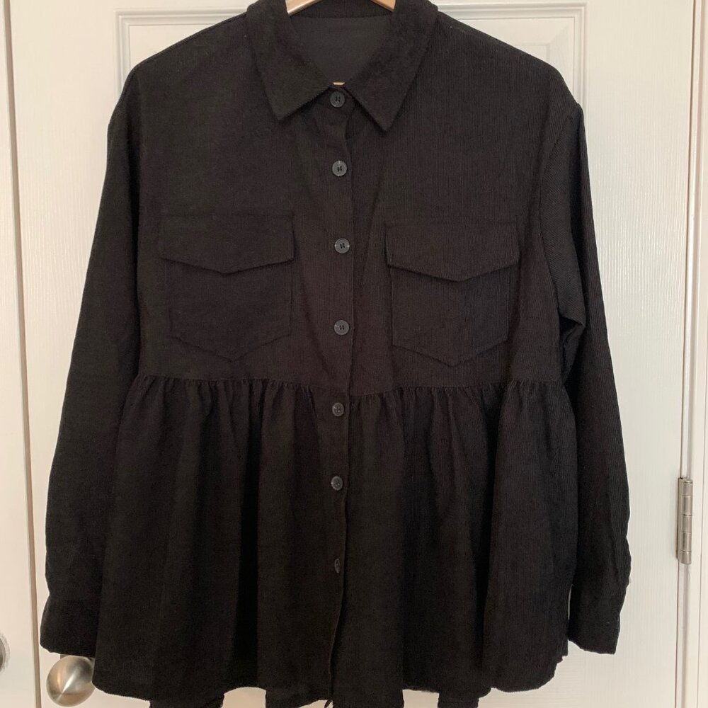 Emery Rose Women's Black Pocket Ruffle Hem Button Front LS Shirt | Size Small - Picture 2 of 4